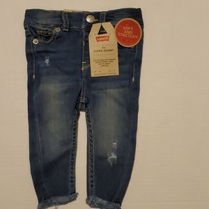 NWT: Levi's Super Skinny Jeans